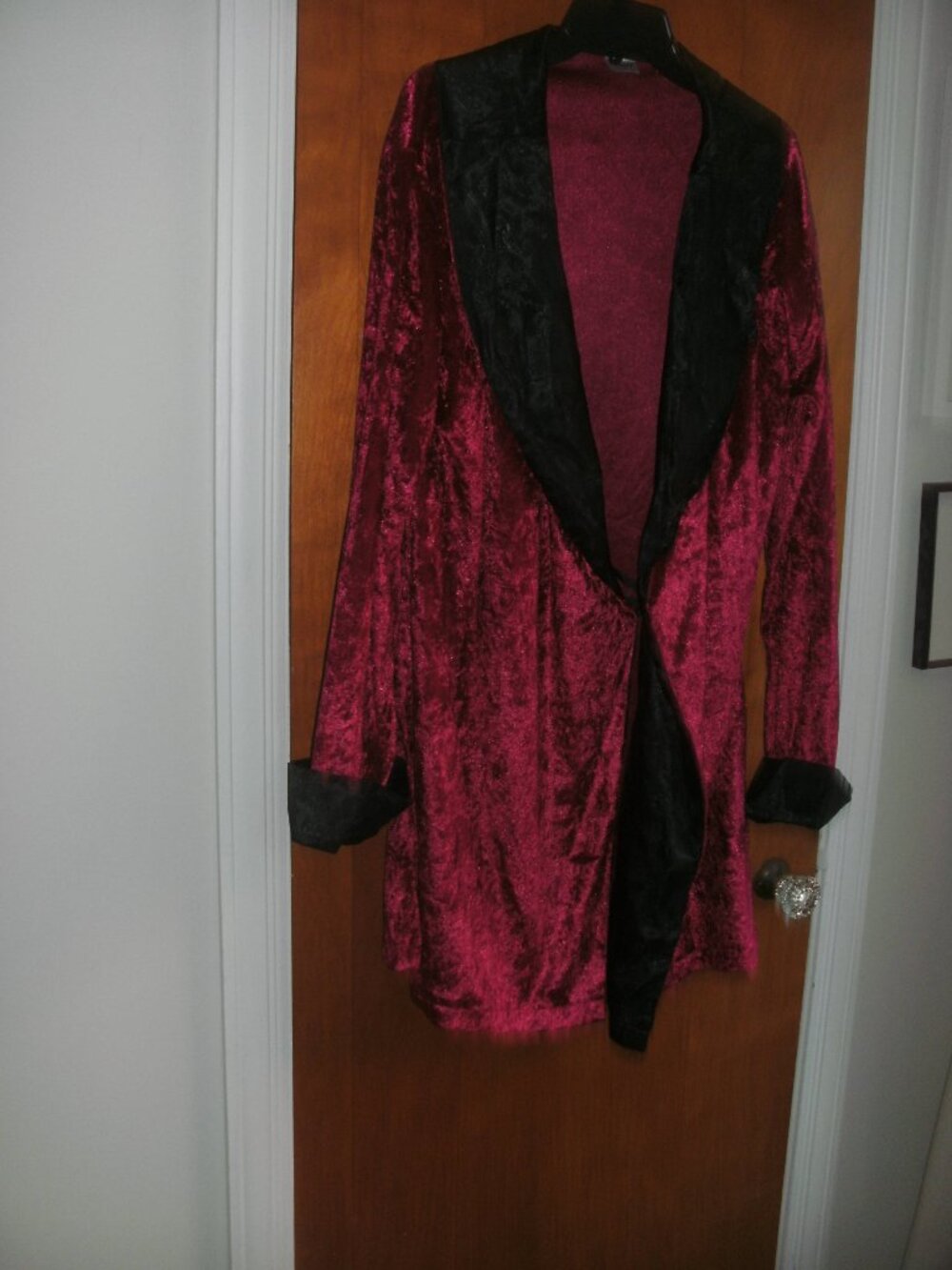 Dress Up Cosplay Playboy Casanova Red Velvet Black Satin Lounge Robe Costume S/M